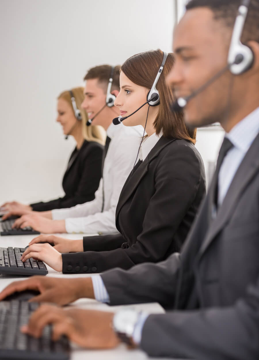 What are the criteria for enrolling in the telephone operator course?